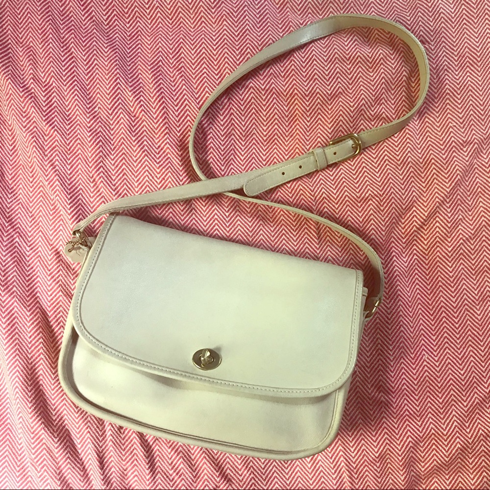 Excellent Vintage Condition Cream Coach City Bag
